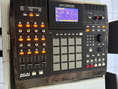 Akai mpc5000 controller - akai, dj
