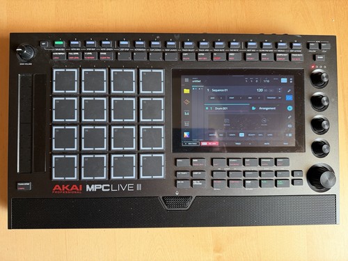 Akai mpc live iii - akai,