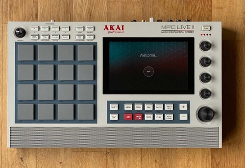 Akai mpc live retro edition - akai,